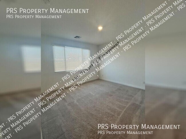 Building Photo - 2658 S Reavis Falls Rd