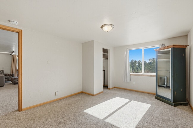 Building Photo - 77 Catamount Ln