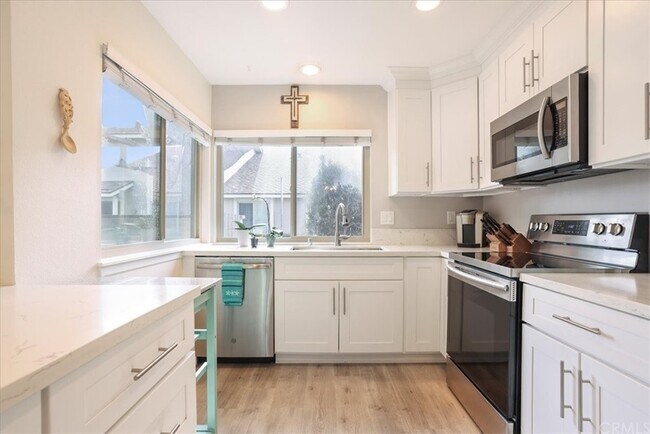Building Photo - 16872 Cod Cir