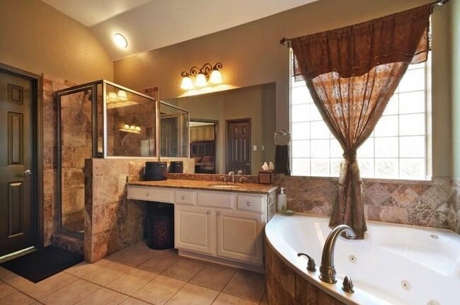 Building Photo - 1302 Hunter Ace Way
