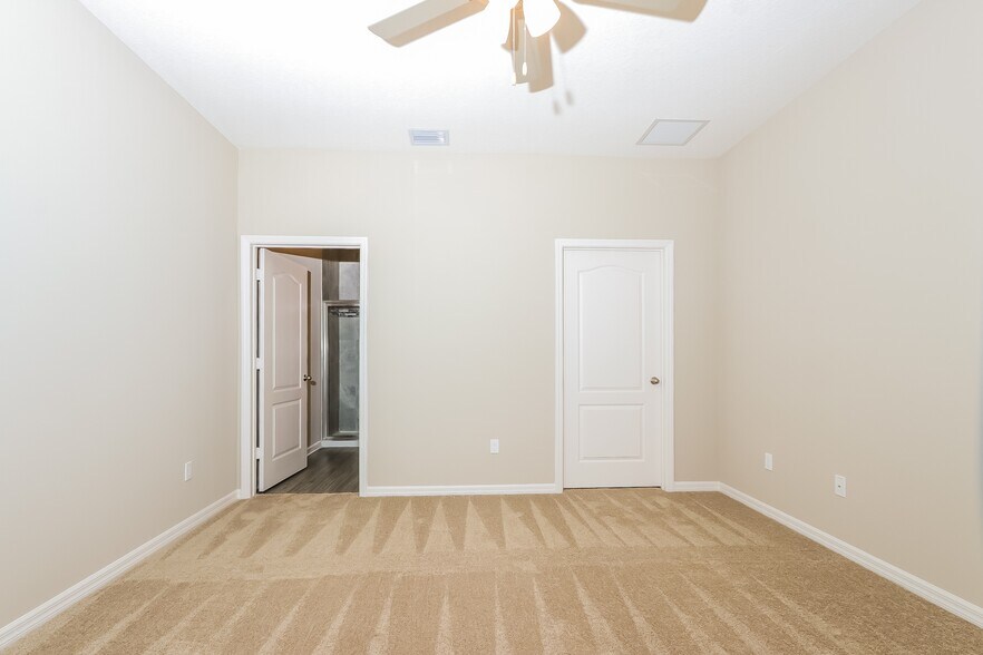 Building Photo - 1723 Party Pl