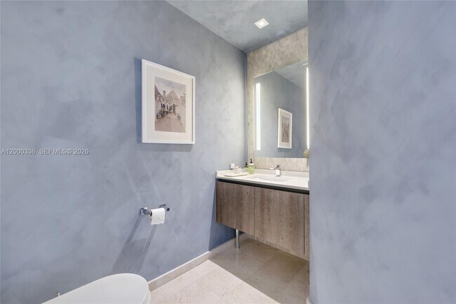 Building Photo - 88 SW 7th St