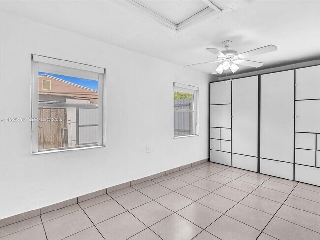 Building Photo - 1624 S 23rd Ave