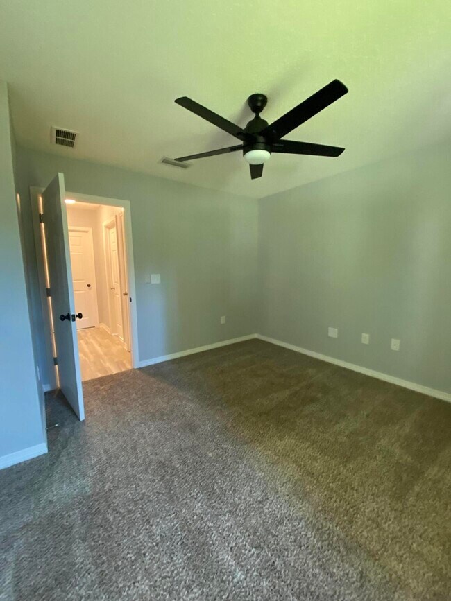 Building Photo - 3150 Vaccari Ct