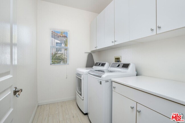Building Photo - 7201 Rock Ridge Terrace