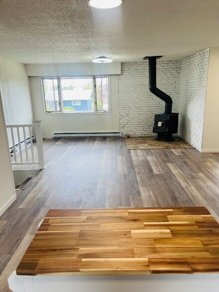 Building Photo - 120 Sunrise Dr