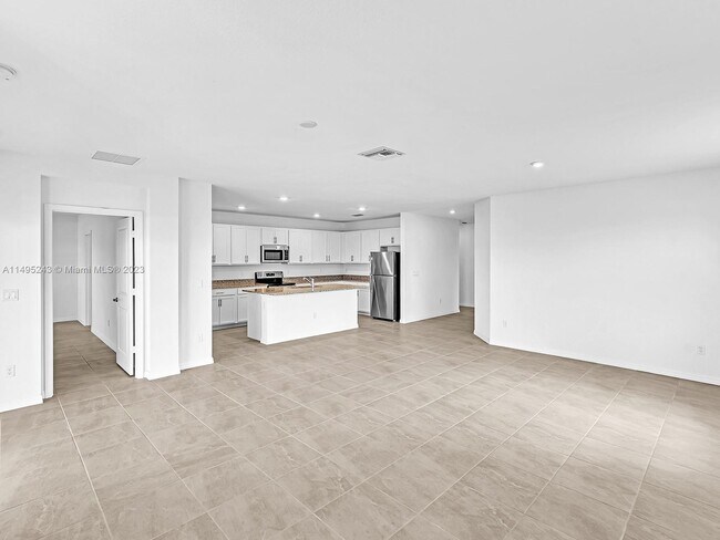 Building Photo - 2033 SW Castinet Ln