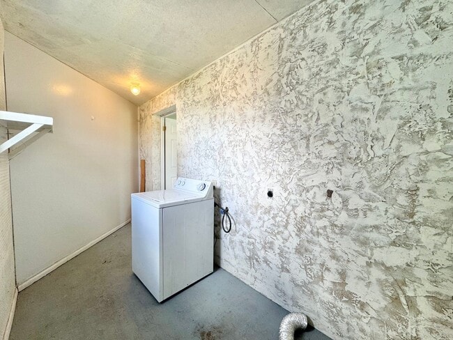 Building Photo - 770-780 E North St