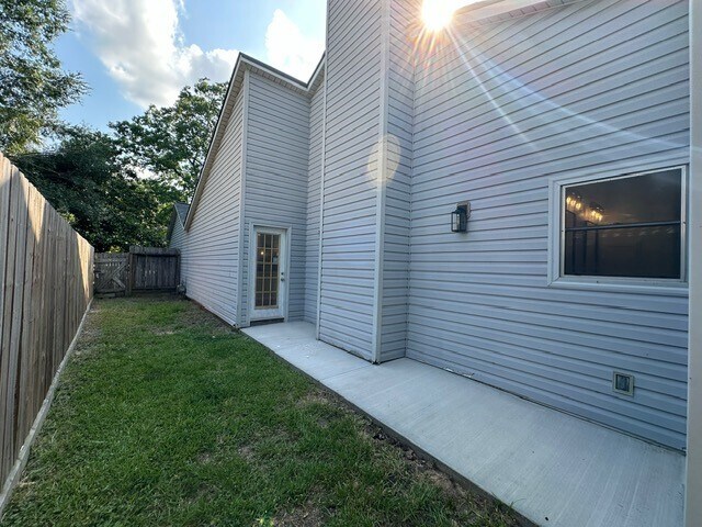 Building Photo - 18322 Autumn Trails Ln