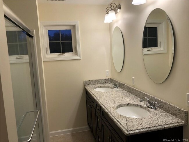 Building Photo - 19 Oak Meadows Dr