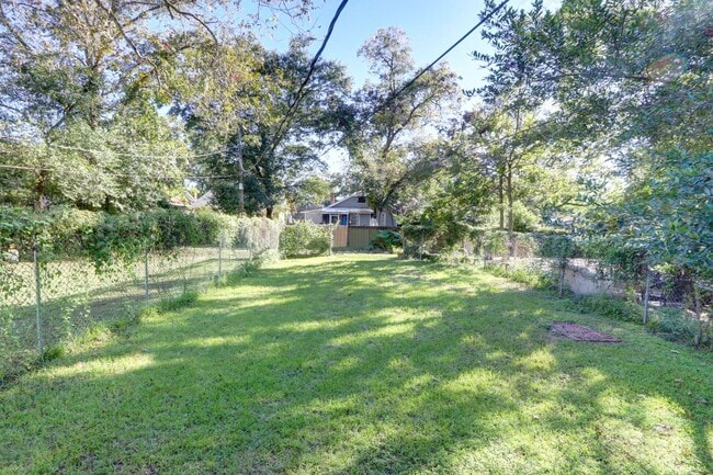 Building Photo - Single Family 2.5 bd, 1 ba close to Forsyth Park, Historic District