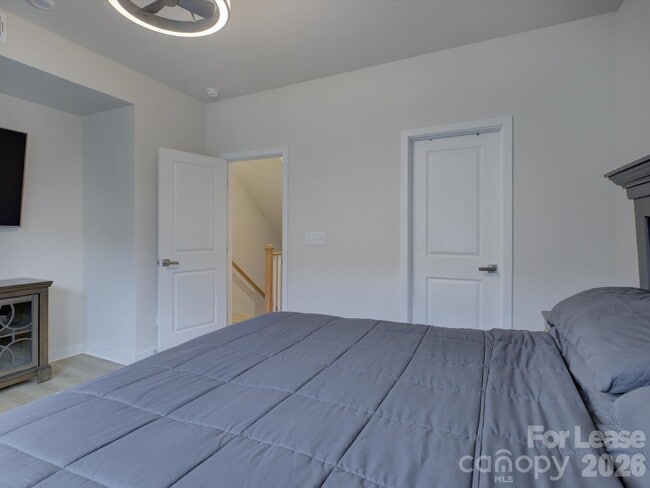 Building Photo - 6112 Station Crossing Ave