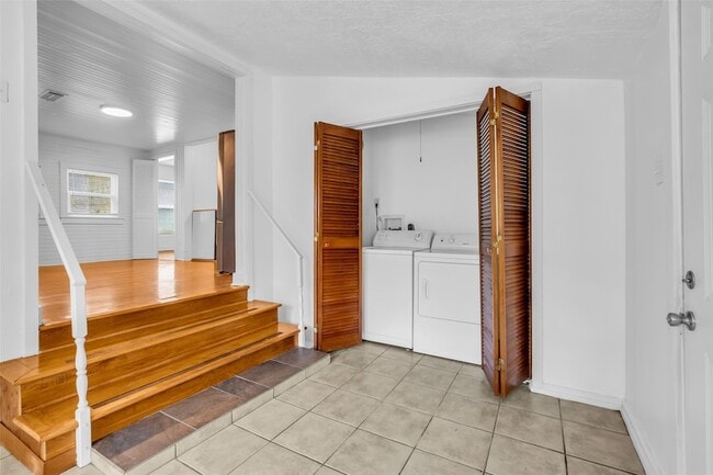 Building Photo - 807 Fisher St