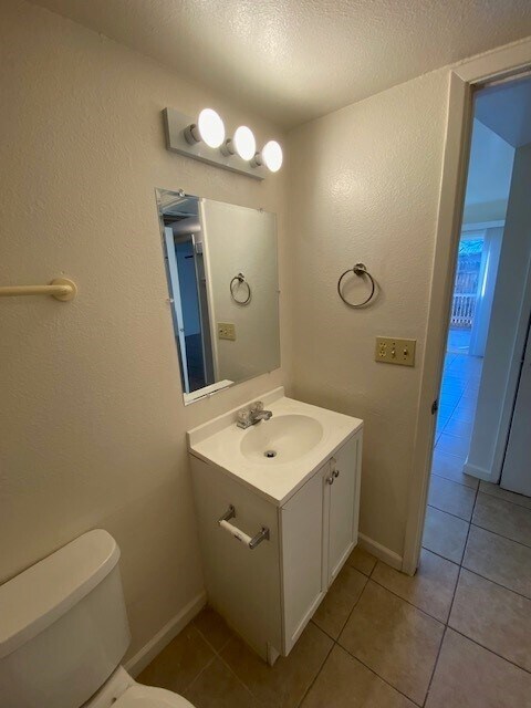 Building Photo - 2730 E Belleview St