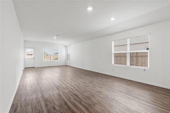 Building Photo - 245 Salt Springs Rd