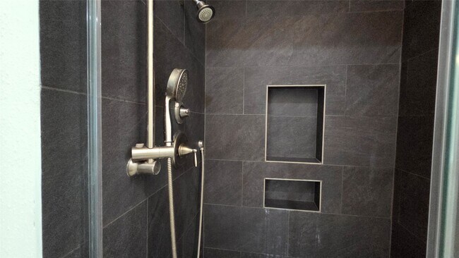 Building Photo - 18514 Purdy Ct