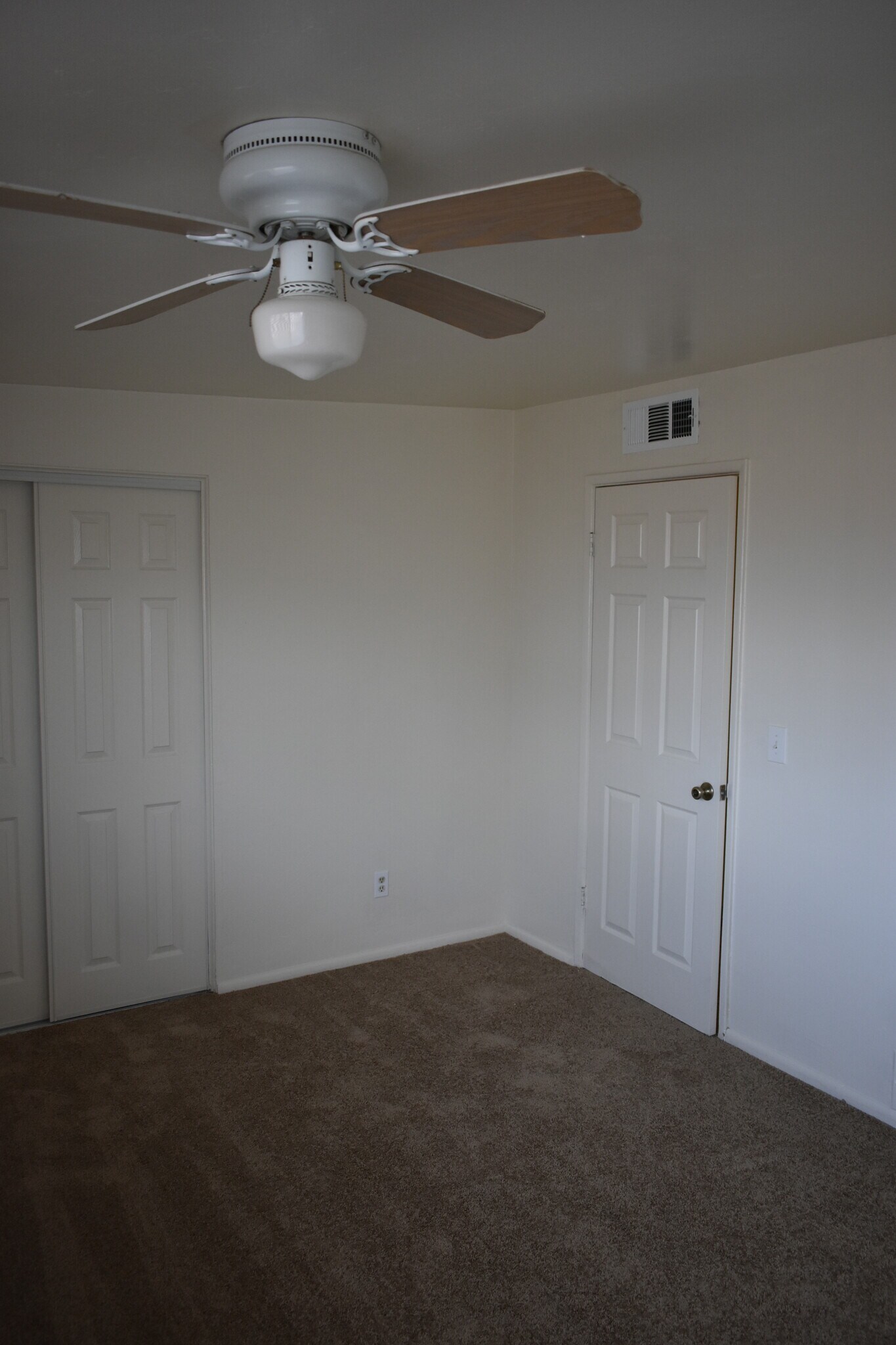 Building Photo - 3645 E 32nd St