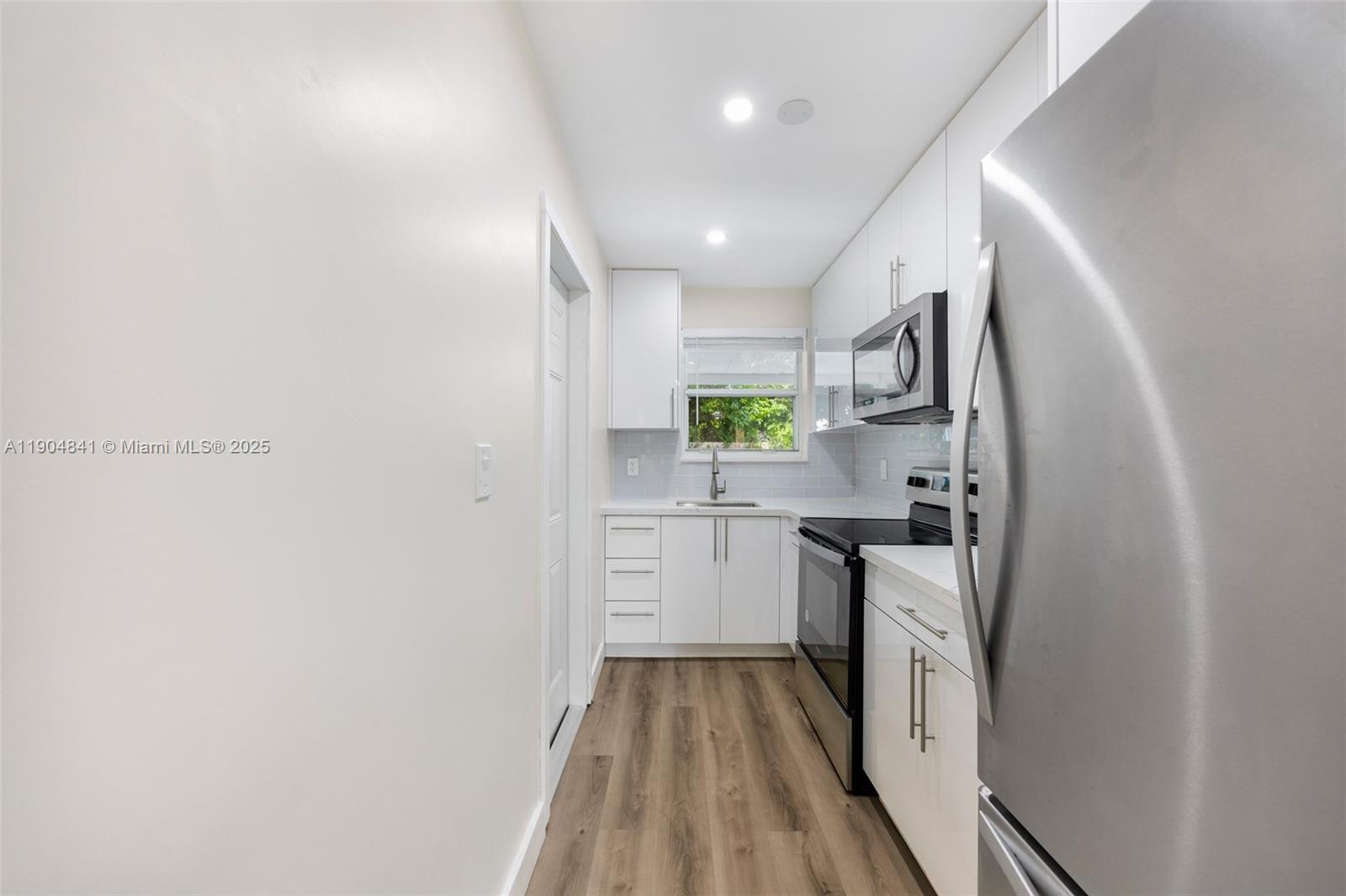 Building Photo - 3101 SW 19th St