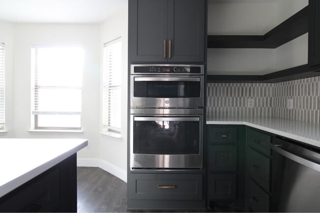 Building Photo - 1405 Meadowlark Ln