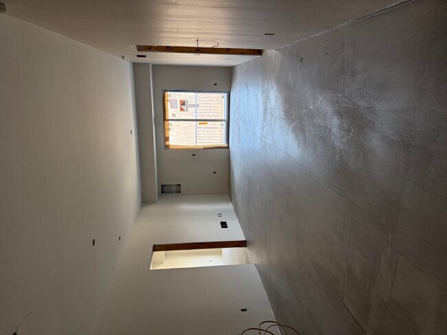 Building Photo - 2805 Burton Rd