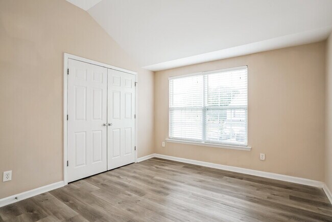 Building Photo - 820 Willow Bay Dr