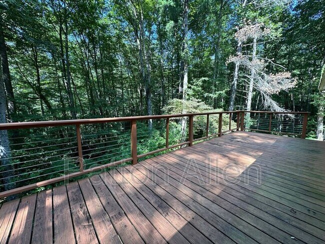 Building Photo - 9 Ravenwood Ln