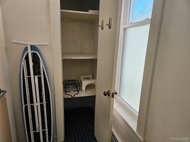 Building Photo - 921 Mary St