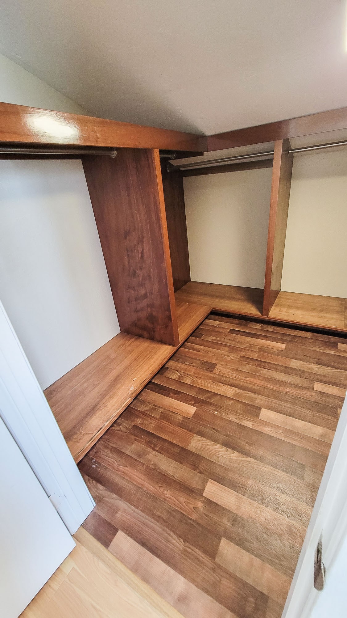 Special Closet - 203 Oriole Ct