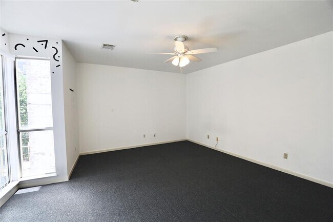 Building Photo - 402 Rosalie St