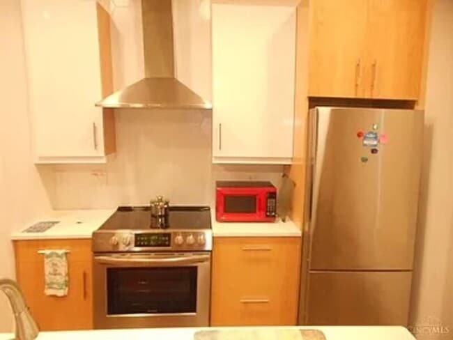 Building Photo - 26 E 15th St