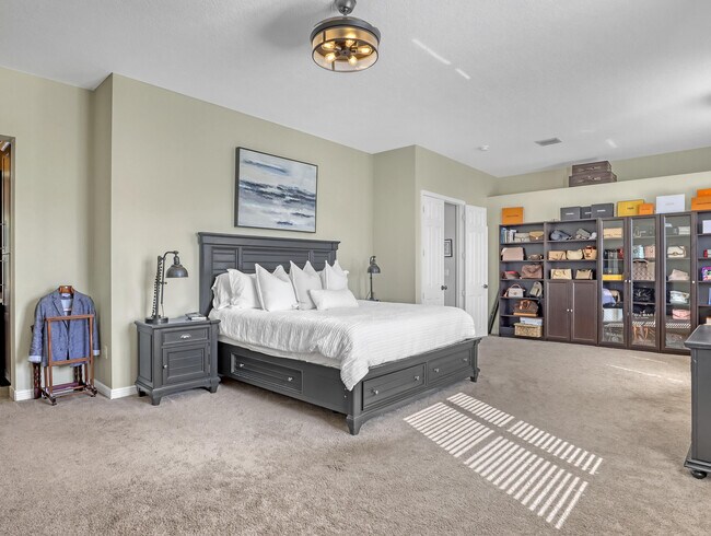 Building Photo - 2227 Ridgewood Cir