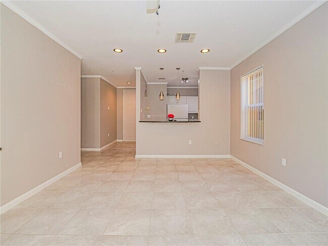 Building Photo - 5045 Fairways Cir