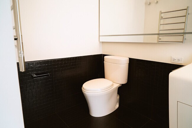 Building Photo - 130 Liberty St