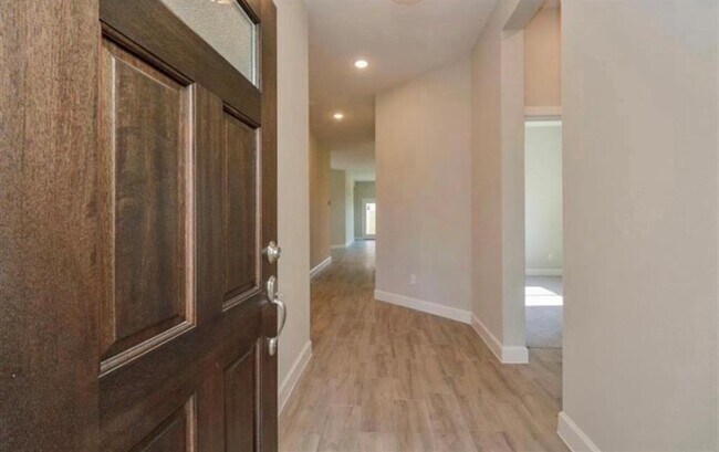 Building Photo - 427 Micaela Meadows Ct