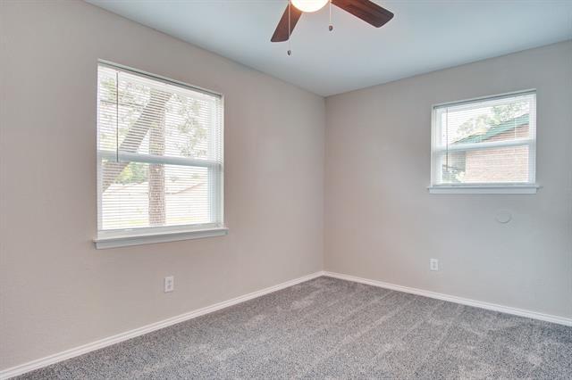 Building Photo - 2402 Ozark Dr
