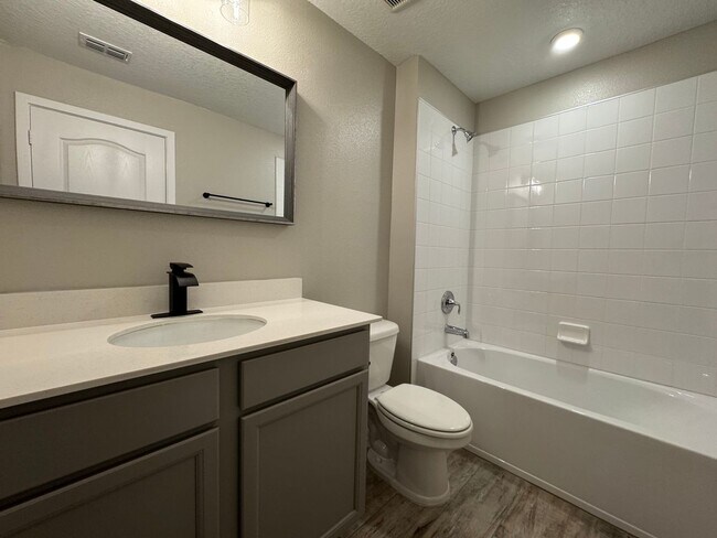 Building Photo - 3 BD/2.5 BA Home, Modern Elegance Meets Ev...