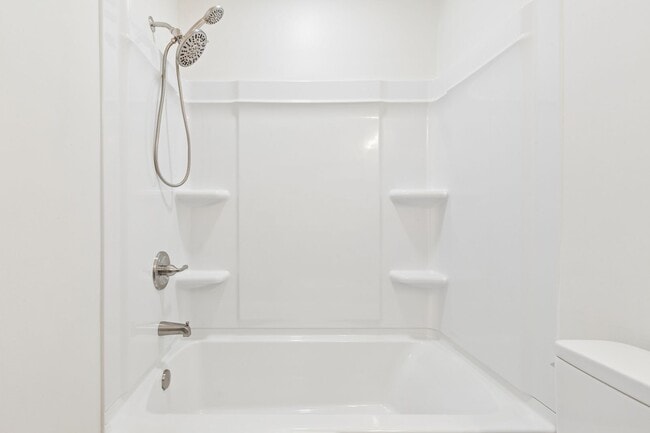 Building Photo - Columbus Station Condo-Ready to move in