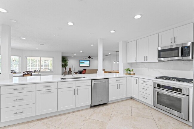 Building Photo - 7447 NW 82nd Terrace