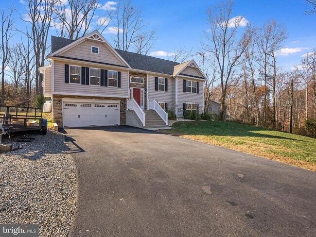 Building Photo - 5 Rectory Ln
