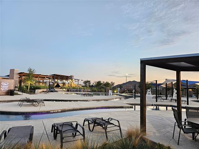 Building Photo - 3704 Milkweed Rd