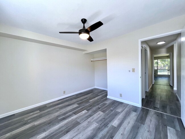 Building Photo - 2BD/2BA/2Pkg at Gardens of Launani Valley