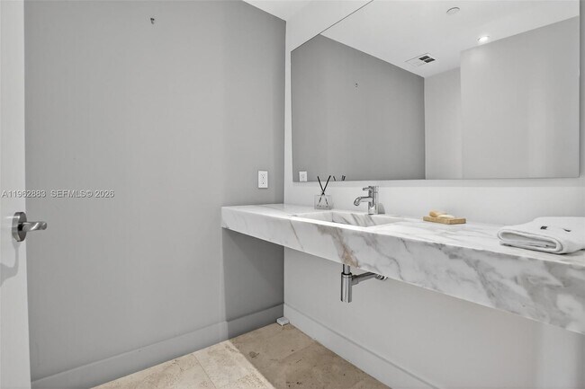 Building Photo - 6000 Island Blvd