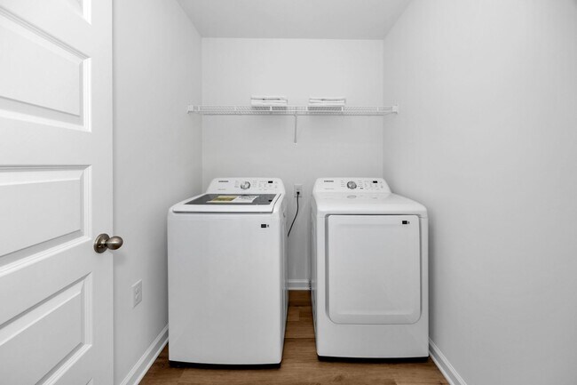 Building Photo - BRAND NEW 3 Bed 2.5 bathroom townhomes in Madison!