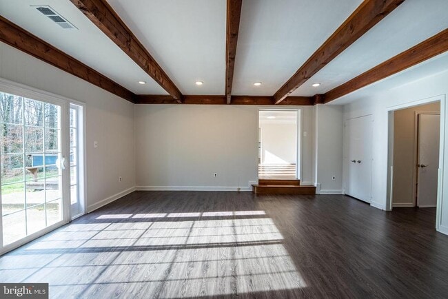 Building Photo - 8209 Mockingbird Dr