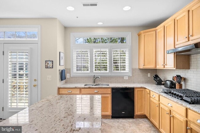 Building Photo - 5274 Pocosin Ln