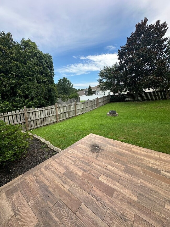 Building Photo - Gorgeous 3 Bedroom 2 Bath home in Piney Z ...