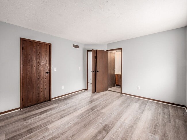 Building Photo - 8235-8237 Goldsmith Dr