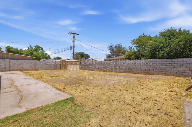 Building Photo - 6701 N 33rd Ave