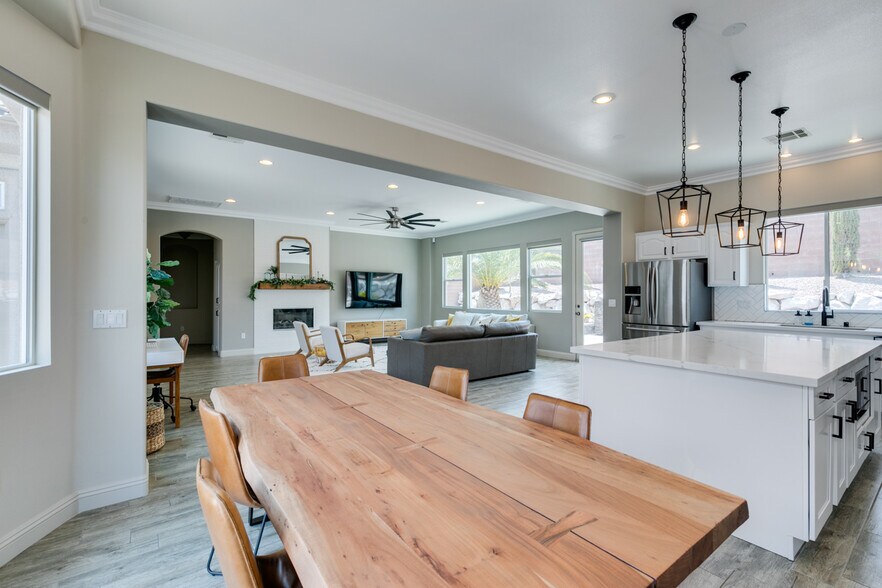 Building Photo - 65 Teahouse St