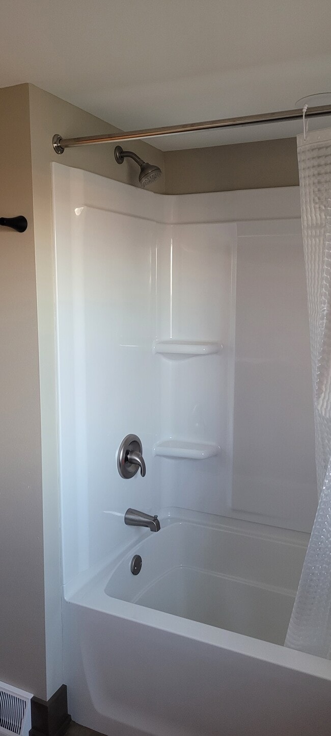 Building Photo - 9333 Skyline Dr